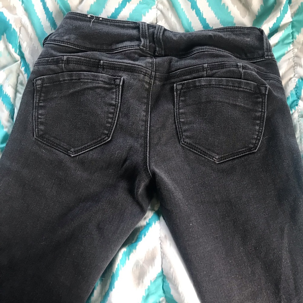 Black Skinny jeans.